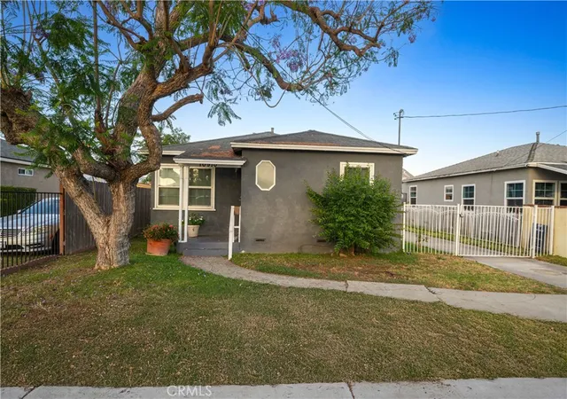 Homes for sale in Inglewood, CA | 10910 S Burl, Inglewood, CA 90304 | MLS# DW26124122