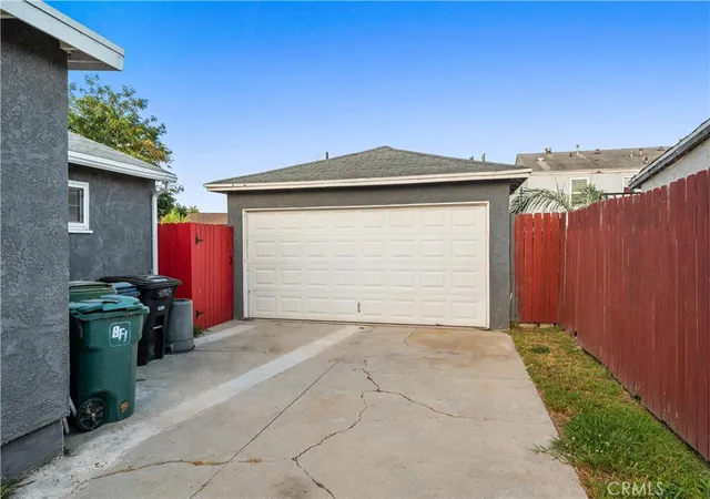 Homes for sale in Inglewood, CA | 10910 S Burl, Inglewood, CA 90304 | MLS# DW26124122