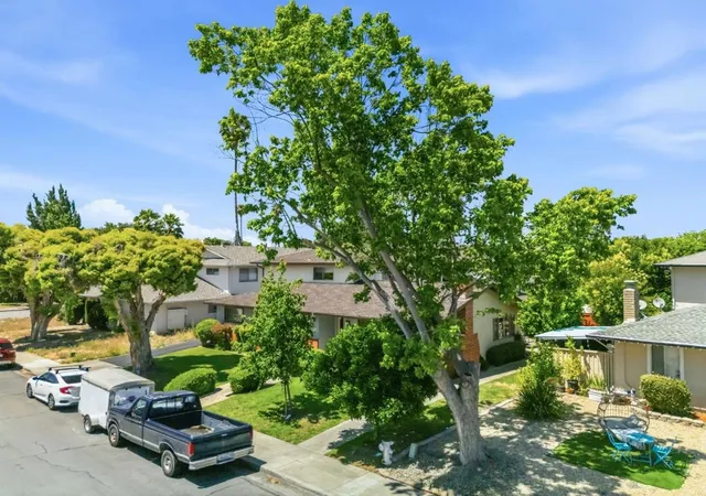 Homes for sale in Sunnyvale, CA | 651 Belladonna Ct, Sunnyvale, CA 94086 | MLS# ML82050469