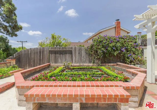 Homes for sale in Camarillo, CA | 368 Calle Converse, Camarillo, CA 93010 | MLS# 26845749