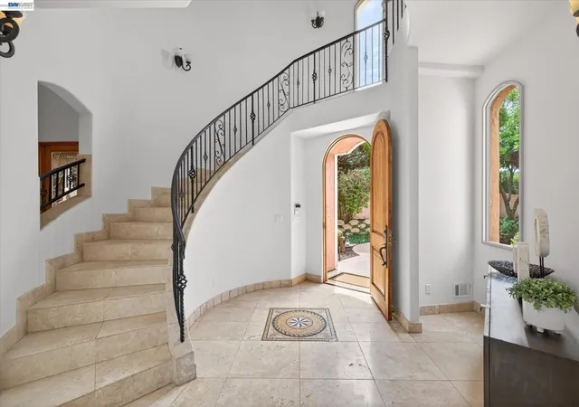 Photo 3 of Sale Pending at 2529 Biltmore Dr, Alamo, CA 94507 | MLS# 41137810 | Listing updated on 2026-09-29