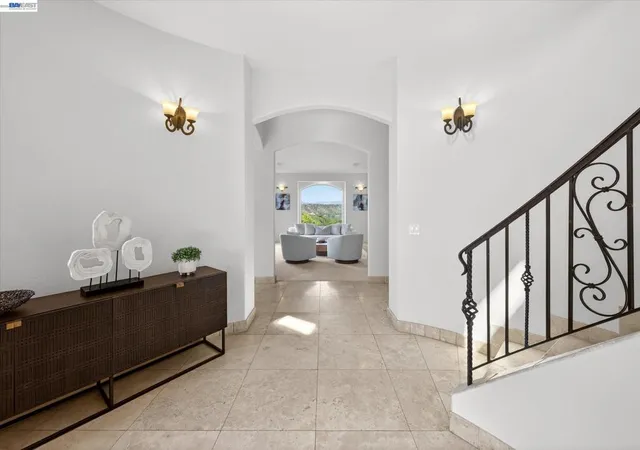Photo 4 of Sale Pending at 2529 Biltmore Dr, Alamo, CA 94507 | MLS# 41137810 | Listing updated on 2026-09-29