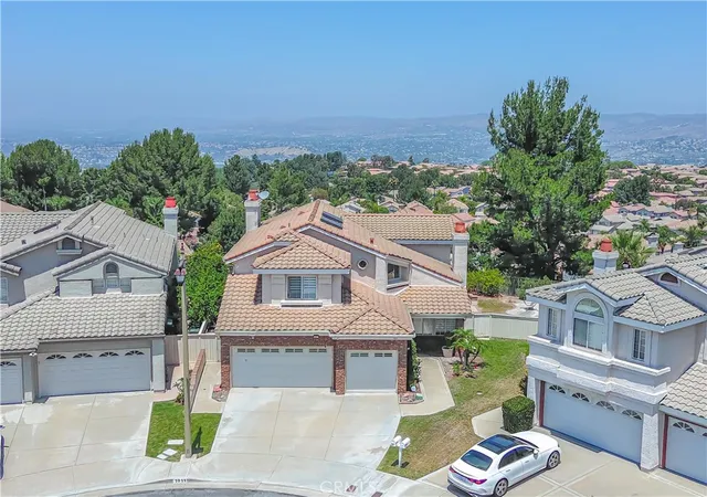 Photo 3 of Sale Pending at 1011 S Mountcrest Ct, Anaheim, CA 92808 | MLS# OC26124579 | Listing updated on 2026-09-29