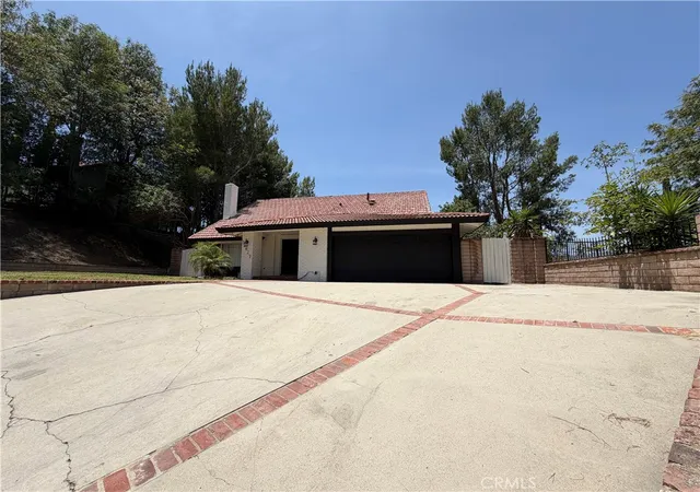 2nd image of 12829 Mclennan Ave, Granada Hills, CA 91344 | MLS# CV26119577