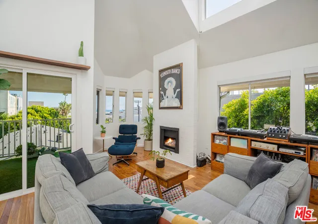 Homes for sale in Marina Del Rey, CA | 24 Westwind St #C, Marina Del Rey, CA 90292 | MLS# 26844879