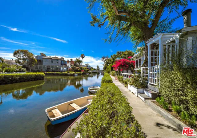 23rd image of 2323 Grand Canal, Venice, CA 90291 | MLS# 26843233