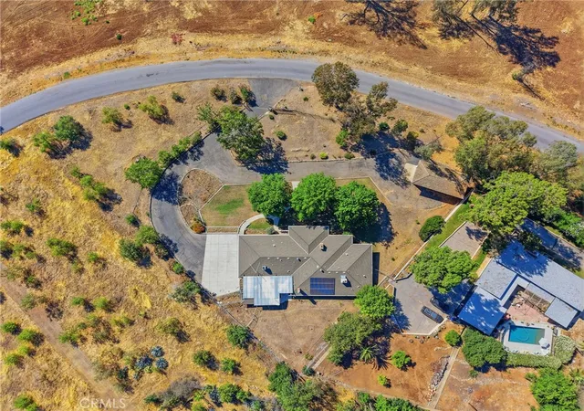 Homes for sale in Porterville, CA | 84 S Park St, Porterville, CA 93257 | MLS# OC26126088