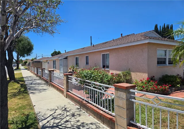 Homes for sale in Bellflower, CA | 9158 Olive, Bellflower, CA 90706 | MLS# DW26126764