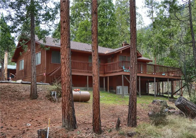 1st image of 8041 Chilnualna Falls, Yosemite National Park, CA 95389 | MLS# FR26126813