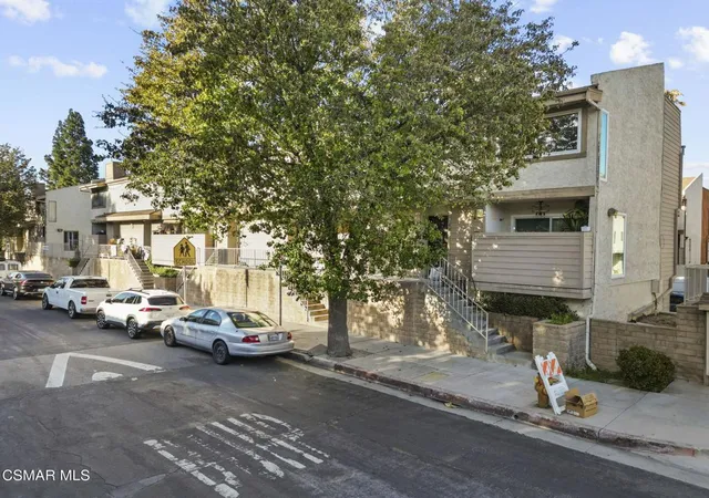 Homes for sale in Reseda, CA | 7240 Shirley Ave #103, Reseda, CA 91335 | MLS# 226002710