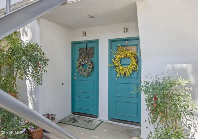 Listing Photo 4 - Condo for sale in building located at 1253 Tivoli Ln, Simi Valley, CA 93065 - Unit #29