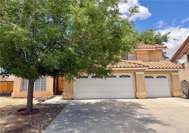 Photo 2 of Single family home for sale at 37635 Park Forest Ct, Palmdale, CA 93552 | MLS# SR26123235 | Listing updated on 2026-10-02