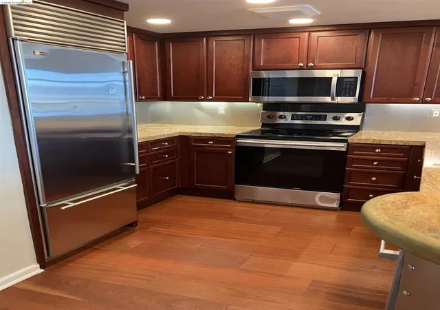 Photo 2 of Condo for sale at 403 Main St #801N, San Francisco, CA 94105 | MLS# 41137863 | Listing updated on 2026-10-08