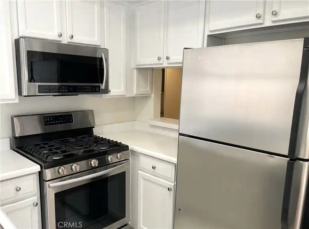 Condo for sale at 19855 Sandpiper Pl #123, Newhall, CA 91321 | MLS# SR26127012