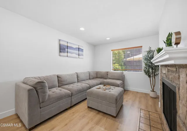 Photo 2 of Sale Pending at 29633 Strawberry Hl Dr, Agoura Hills, CA 91301 | MLS# 226002712 | Listing updated on 2026-08-04