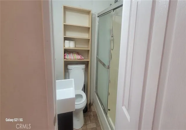 Photo 4 of House for sale at 807 E 21st Street, Los Angeles, CA 90011 | MLS# IG26126076 | Listing updated on 2026-08-05