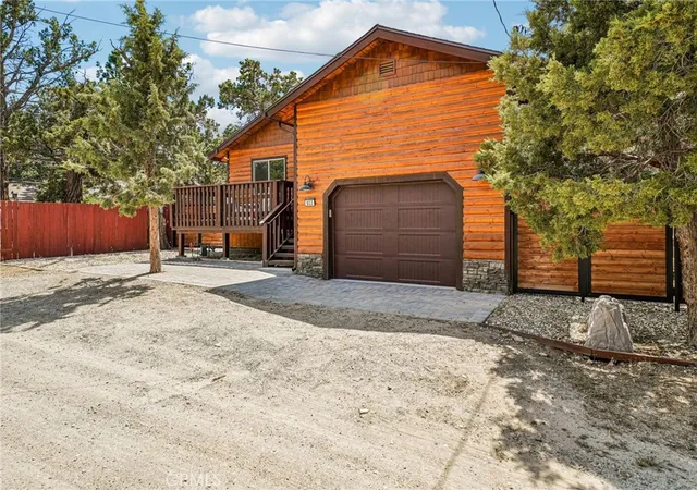 3rd image of 933 Spruce, Big Bear City, CA 92314 | MLS# OC26127068