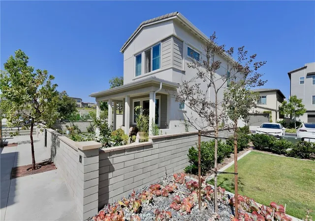 Photo 2 of Single family home for sale at 721 Pinto Way, Ladera Ranch, CA 92694 | MLS# OC26126259 | Listing updated on 2026-10-11