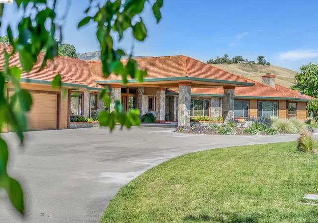 1st image of 5885 Bruce Dr, Pleasanton, CA 94588 | MLS# 41137887