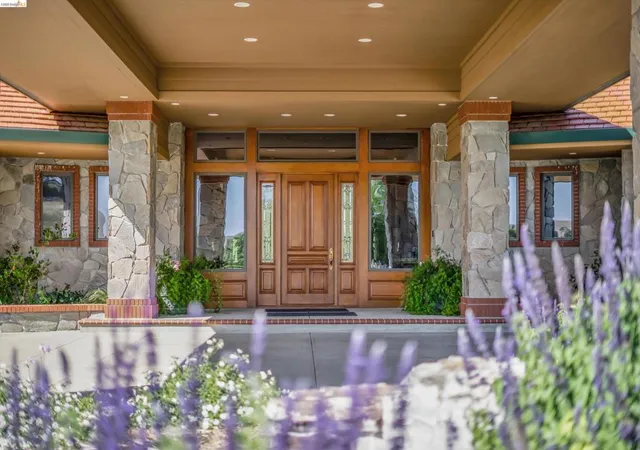 3rd image of 5885 Bruce Dr, Pleasanton, CA 94588 | MLS# 41137887
