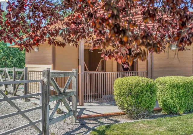 5th image of 5885 Bruce Dr, Pleasanton, CA 94588 | MLS# 41137887