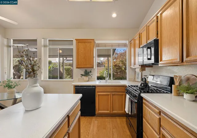 Photo 3 of Single family home for sale at 287 Mandarin Cir, Vacaville, CA 95687 | MLS# 41137899 | Listing updated on 2026-09-30