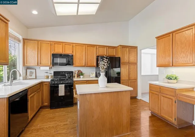 Photo 3 of Single family home for sale at 287 Mandarin Cir, Vacaville, CA 95687 | MLS# 41137899 | Listing updated on 2026-09-30