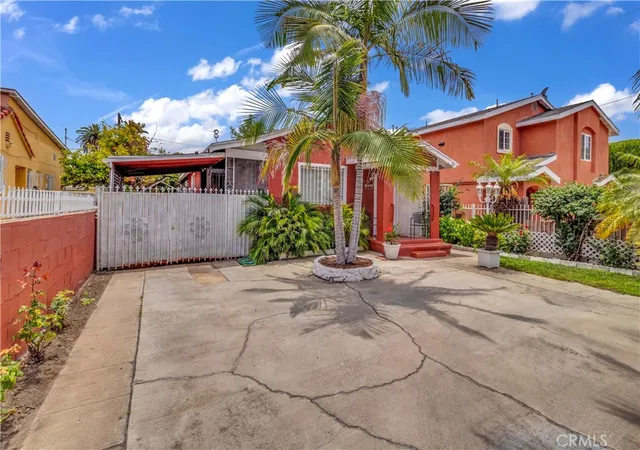 Photo 3 of Sale Pending at 344 West 83rd, Los Angeles, CA 90003 | MLS# DW26121186 | Listing updated on 2026-10-02