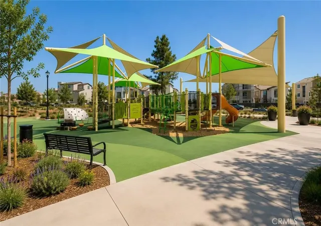 Listing Photo 2 - Condo for sale in building located at 229 Shoveler, Irvine, CA 92618 - Unit #