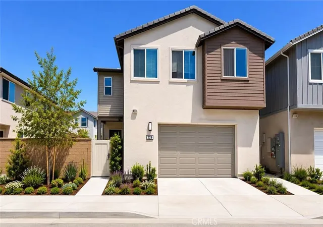 Listing Photo 3 - Condo for sale in building located at 229 Shoveler, Irvine, CA 92618
