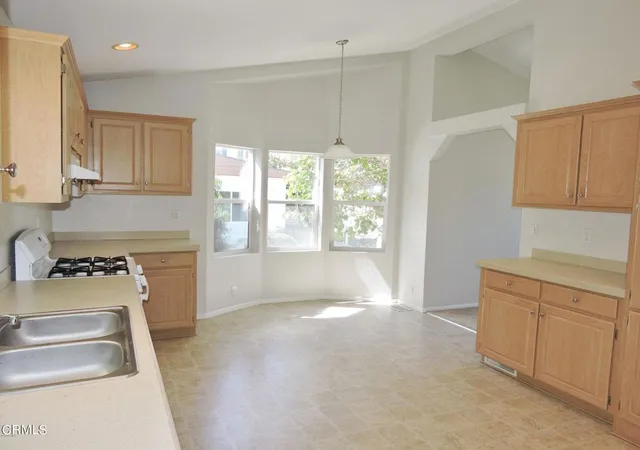 Homes for sale in Camarillo, CA | 5 Gitana Ave #150, Camarillo, CA 93012 | MLS# V1-36940