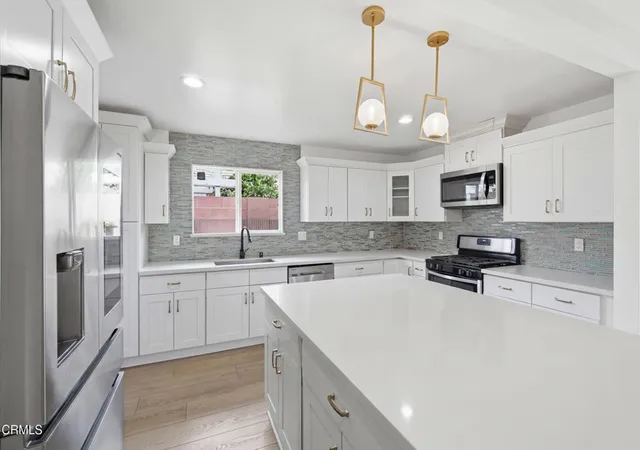 1st image of 1948 Stevely Ave, Long Beach, CA 90815 | MLS# V1-36942