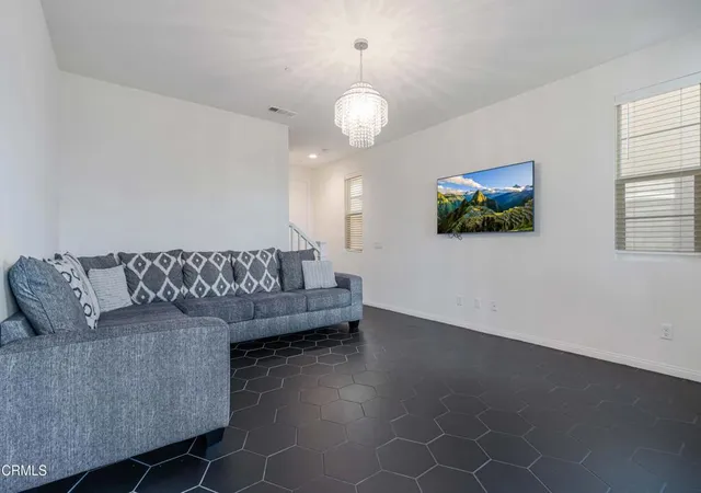 Homes for sale in Santa Paula, CA | 344 Campbell Ct, Santa Paula, CA 93060 | MLS# V1-36945