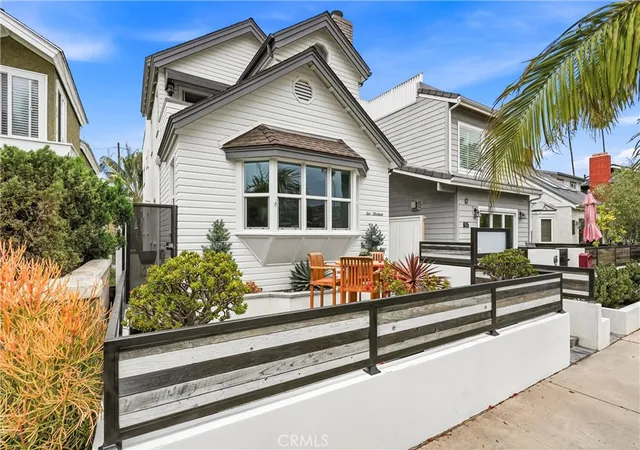 Photo 1 of Single family home for sale at 613 9th, Huntington Beach, CA 92648 | MLS# OC26119817 | Listing updated on 2026-09-30