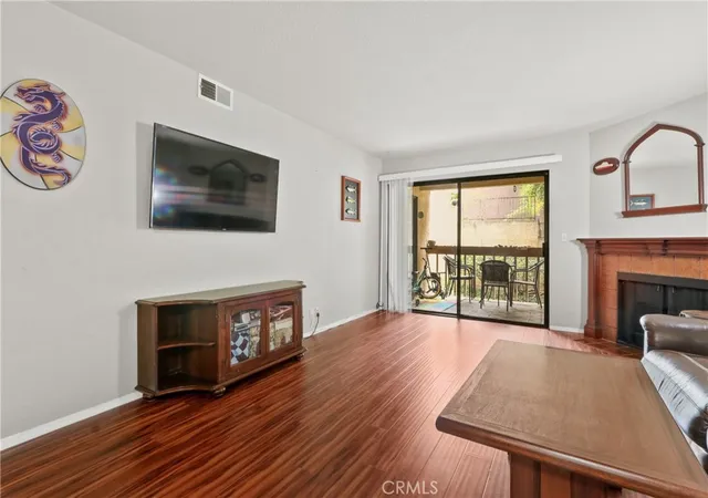 Photo 3 of Condo for sale at 2101 East 21st #102, Signal Hill, CA 90755 | MLS# PW26126560 | Listing updated on 2026-09-19