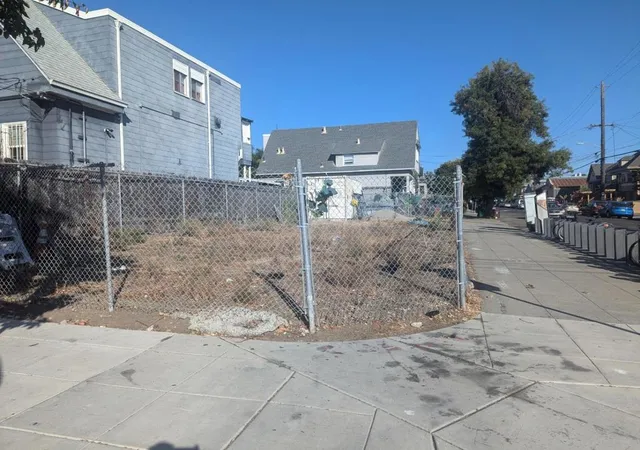 Homes for sale in Oakland, CA | 3700 West St, Oakland, CA 94608 | MLS# ML82050592