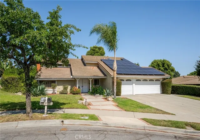 Photo 3 of Single family home for sale at 1938 Trinidad, Claremont, CA 91711 | MLS# CV26124686 | Listing updated on 2026-10-05