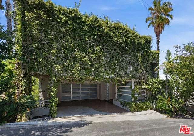 31st image of 3811 Glenridge Dr, Sherman Oaks, CA 91423 | MLS# 26838057
