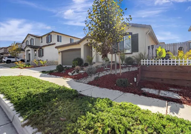 3rd image of 2051 Rosewood Dr, Hollister, CA 95023 | MLS# ML82050593