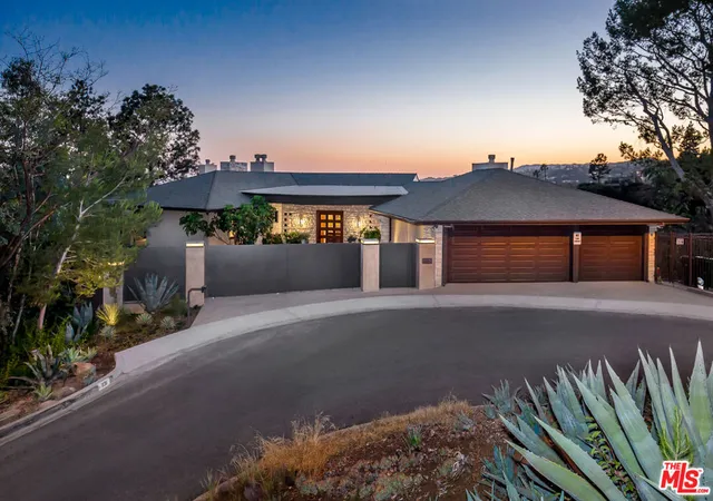 Photo 2 of Mansion for sale at 1131 Miradero Rd, Beverly Hills, CA 90210 | MLS# 26846059 | Listing updated on 2026-06-19
