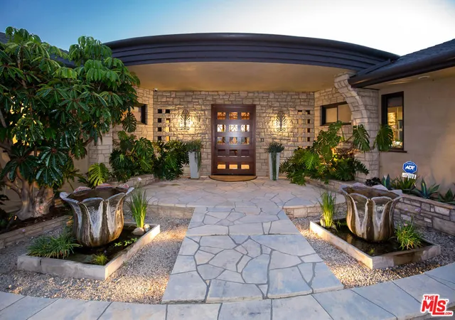 Photo 3 of Mansion for sale at 1131 Miradero Rd, Beverly Hills, CA 90210 | MLS# 26846059 | Listing updated on 2026-06-19