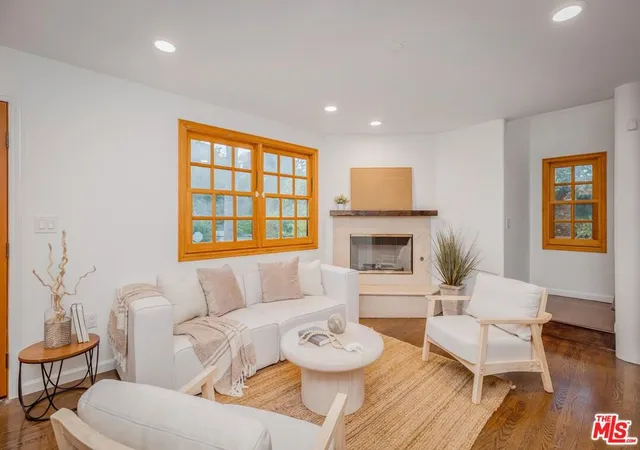 3rd image of 3724 Dixie Canyon Ave, Sherman Oaks, CA 91423 | MLS# 26846203