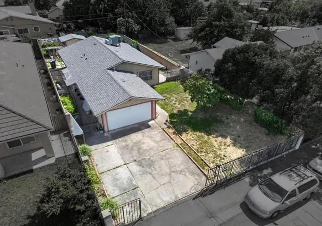 Homes for sale in Sacramento, CA | 7952 39th Ave, Sacramento, CA 95824 | MLS# ML82050605