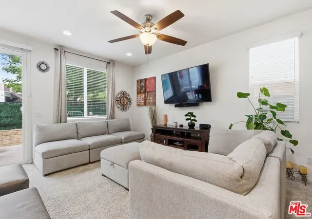 4th image of 22820 W Olive Wy, West Hills, CA 91304 | MLS# 26846191