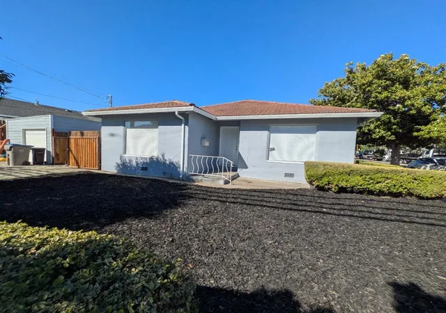 Photo 2 of Single family home for sale at 194 S 24th Street, San Jose, CA 95116 | MLS# ML82050619 | Listing updated on 2026-07-03