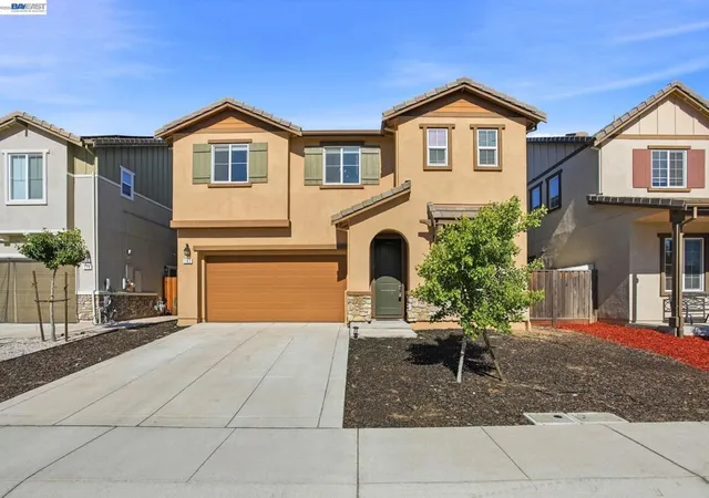 Photo 1 of Sale Pending at 182 Willowrun Way, Oakley, CA 94561 | MLS# 41137952 | Listing updated on 2026-09-25