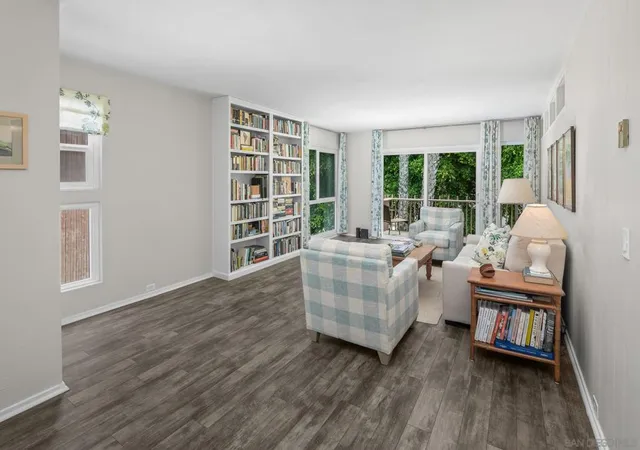 Listing Photo 4 - Condo for sale in building located at 2600 Torrey Pines Rd, La Jolla, CA 92037 - Unit #A32