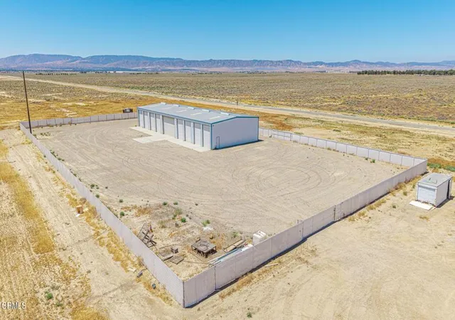 2nd image of 2866 W Avenue F, Lancaster, CA 93536 | MLS# V1-36949