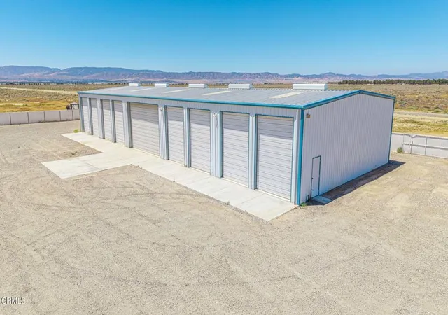 4th image of 2866 W Avenue F, Lancaster, CA 93536 | MLS# V1-36949