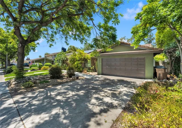 2nd image of 2425 San Fernando Ct, Claremont, CA 91711 | MLS# HD26127649